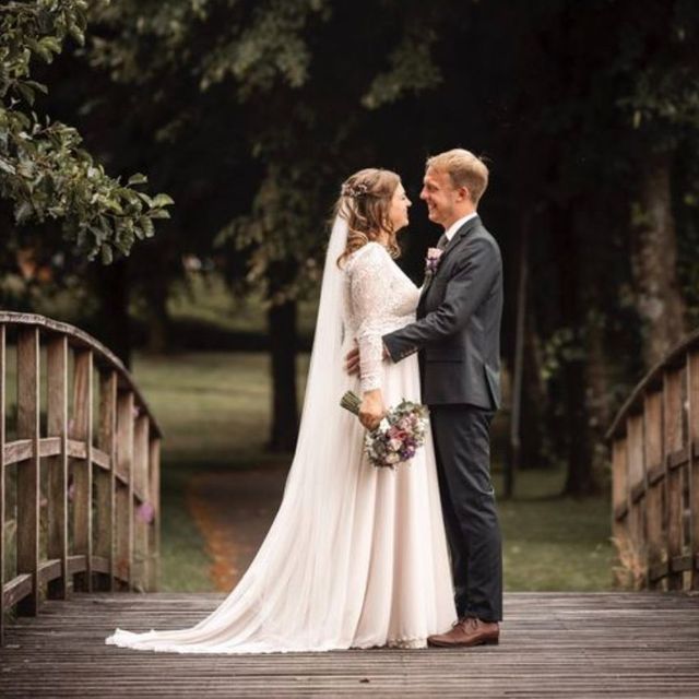 Billeder af ægte brudepar billeder bryllupsfotograf bryllupsbilleder