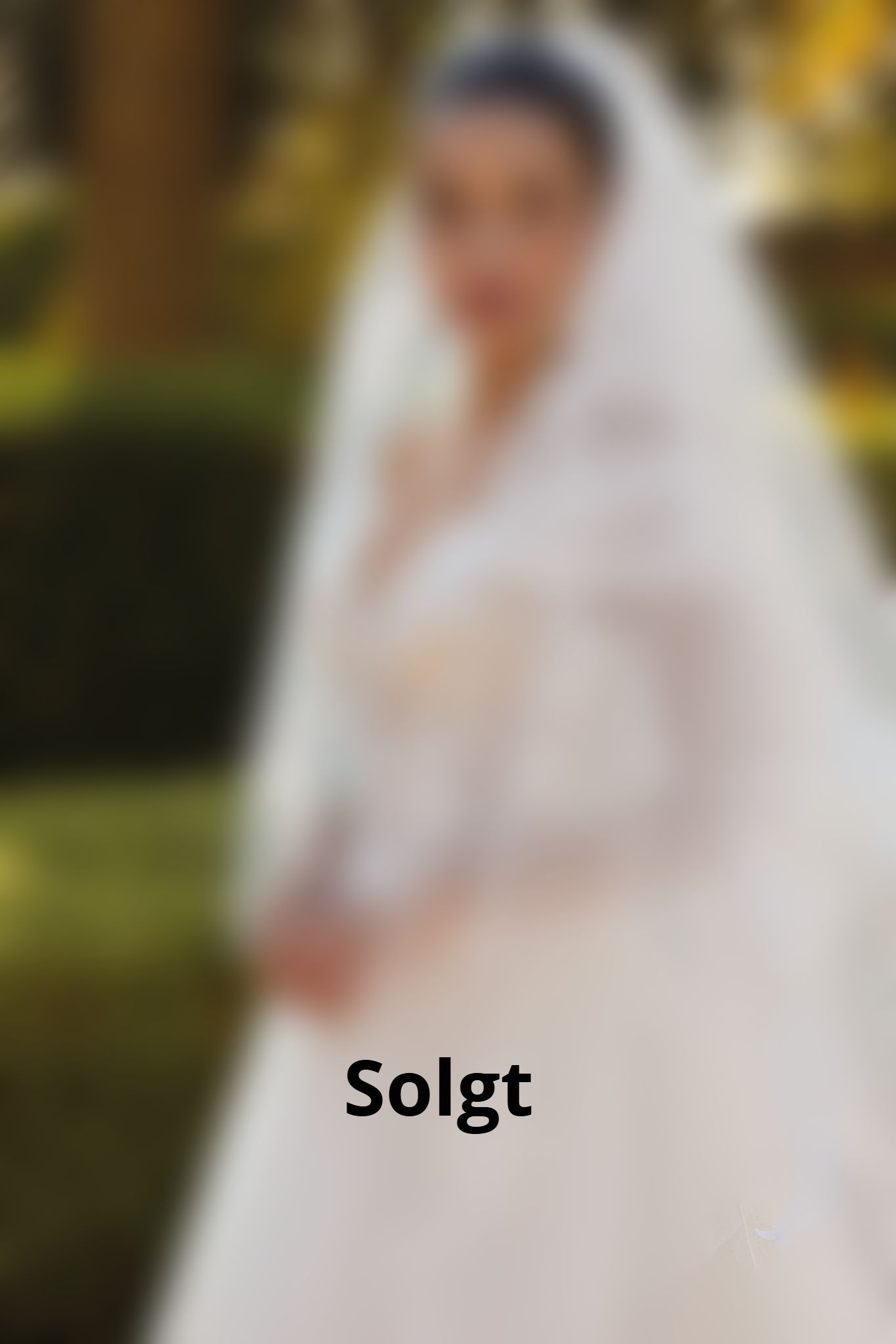 Cosmobella bryllupskjole brudekjole i tyl med off shoulder.