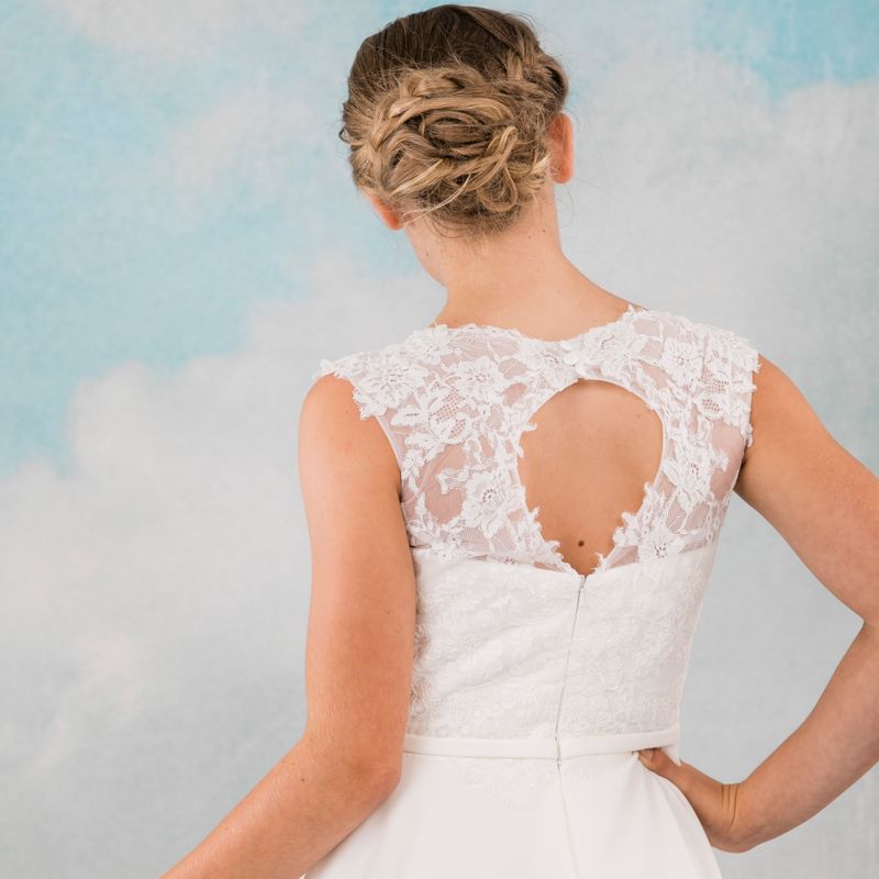 Billig konfirmand kjole på tilbud Luxux Real silk Lilly partyline