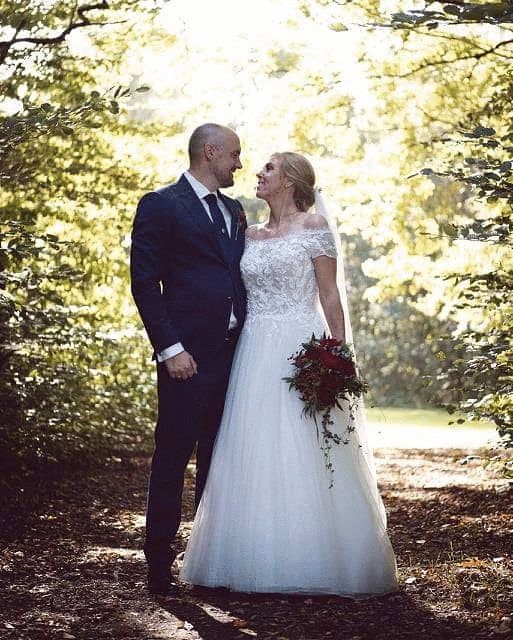 Billeder af ægte brudepar billeder bryllupsfotograf bryllupsbilleder