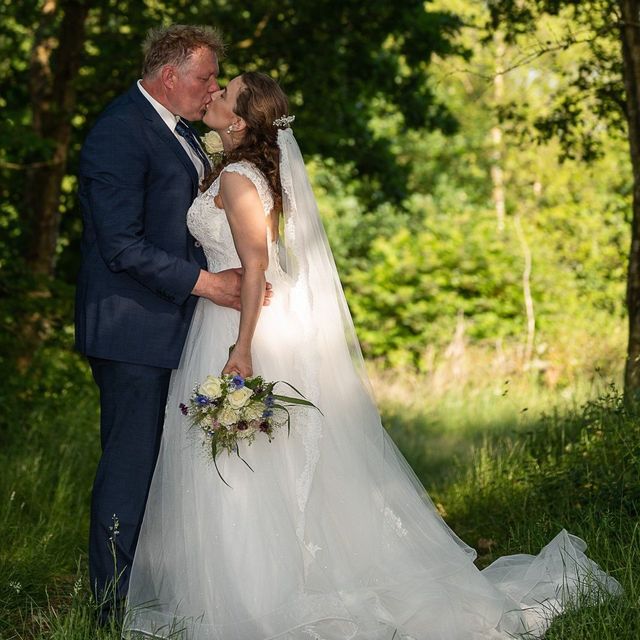 Billeder af ægte brudepar billeder bryllupsfotograf bryllupsbilleder
